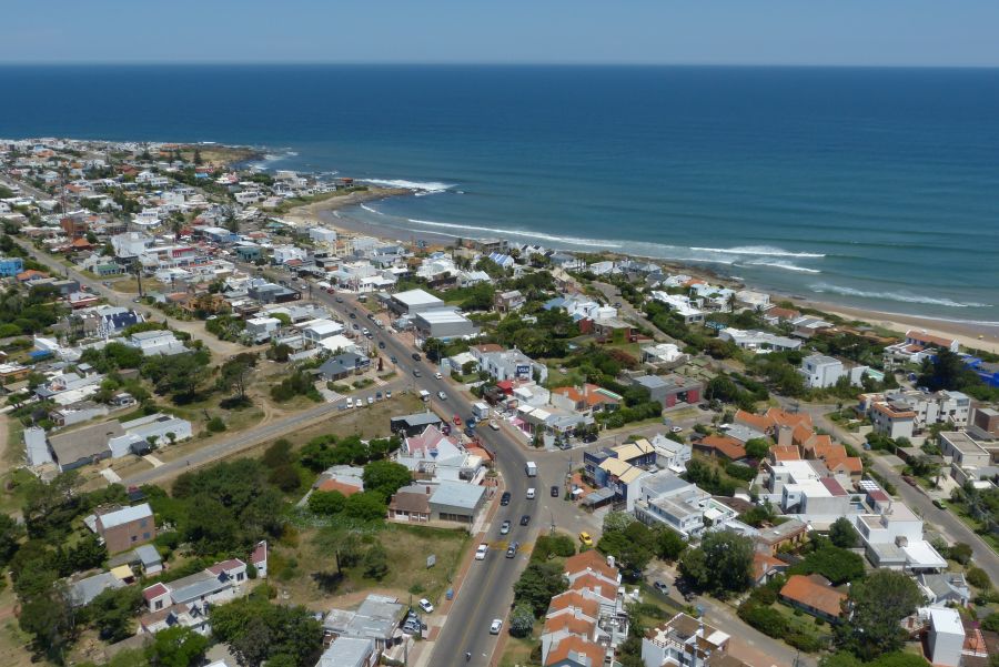 El eterno femenino de una imaginativa pintora