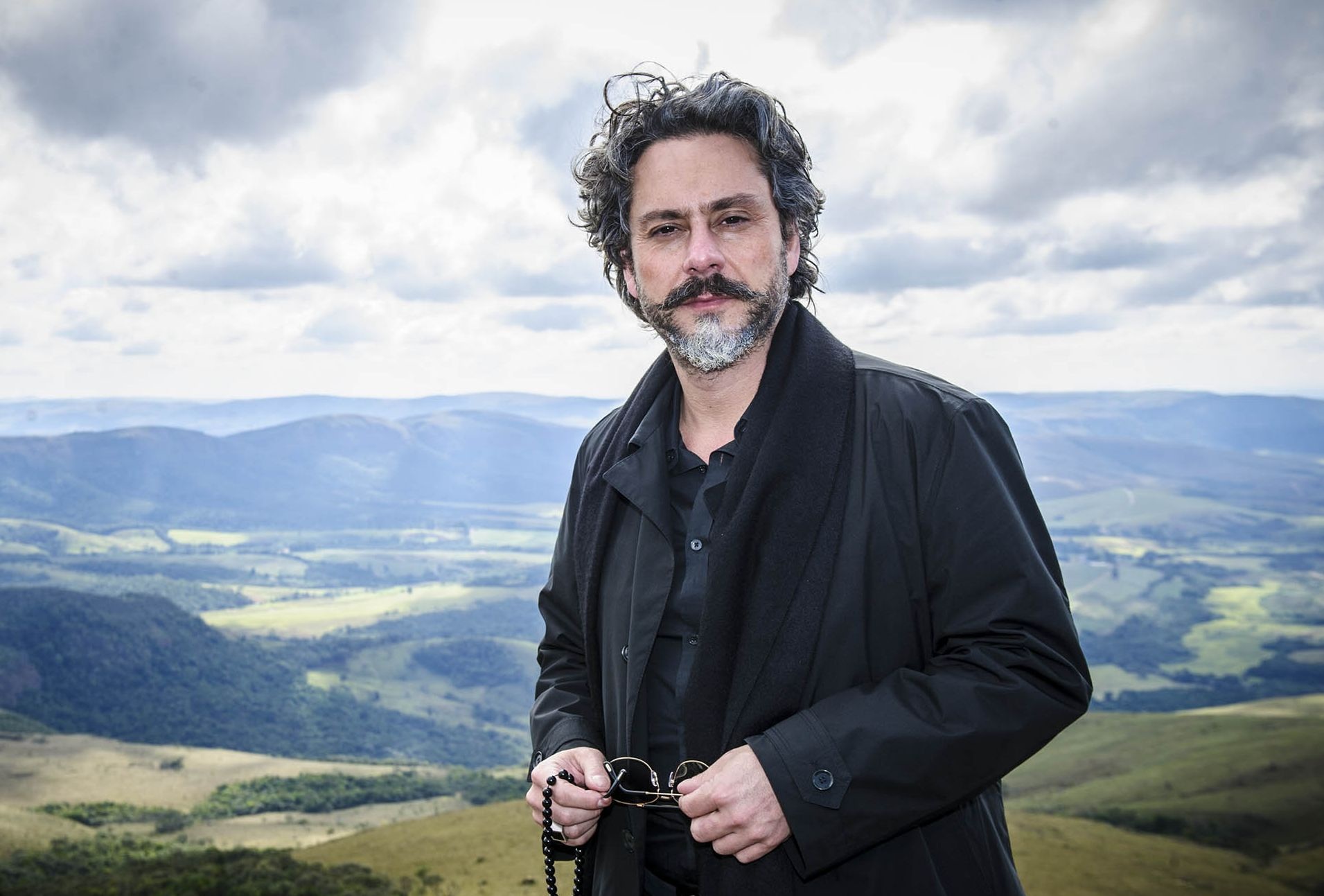 El eterno femenino de una imaginativa pintora