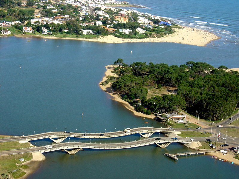 El eterno femenino de una imaginativa pintora