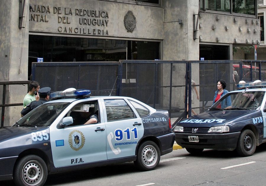 El eterno femenino de una imaginativa pintora