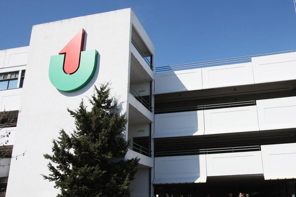 El eterno femenino de una imaginativa pintora