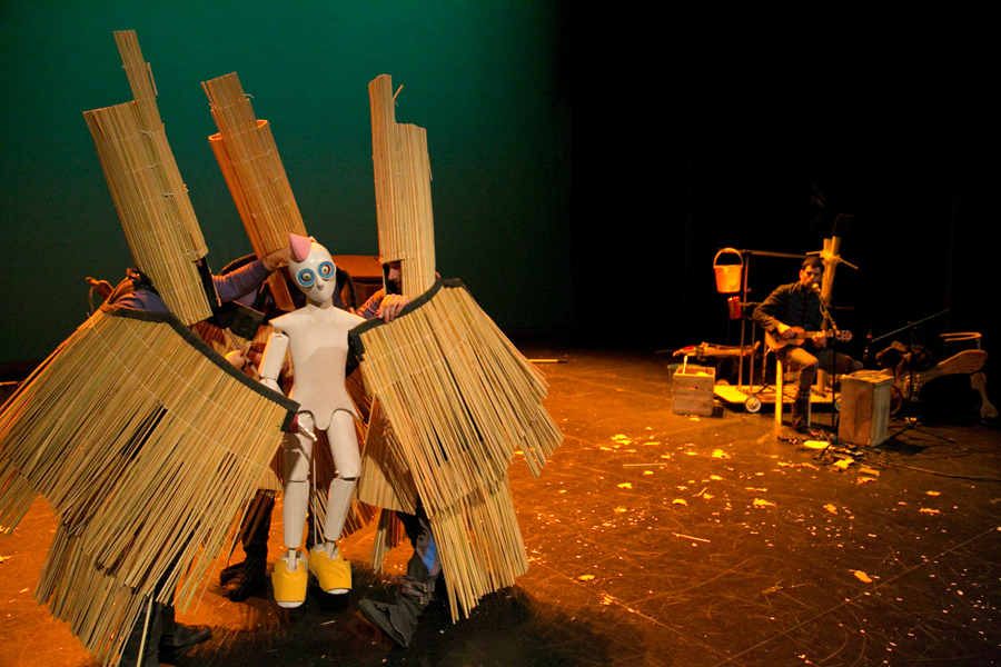 El eterno femenino de una imaginativa pintora