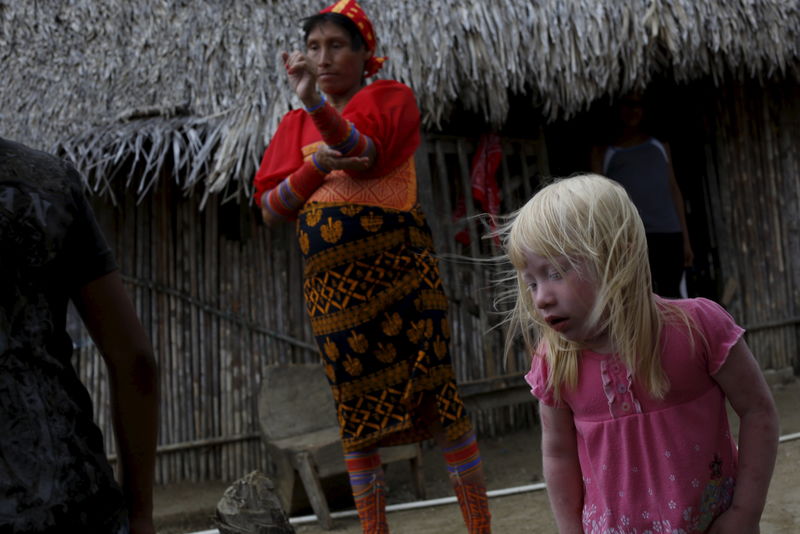 El eterno femenino de una imaginativa pintora