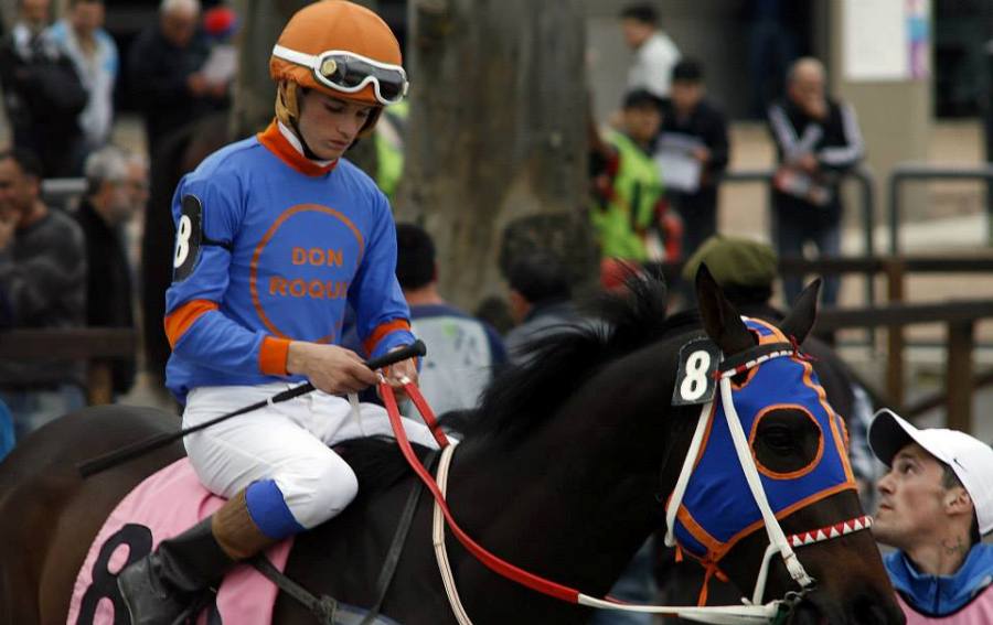 El eterno femenino de una imaginativa pintora