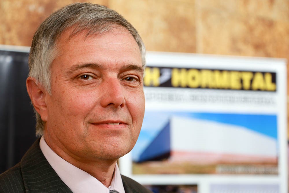 El eterno femenino de una imaginativa pintora