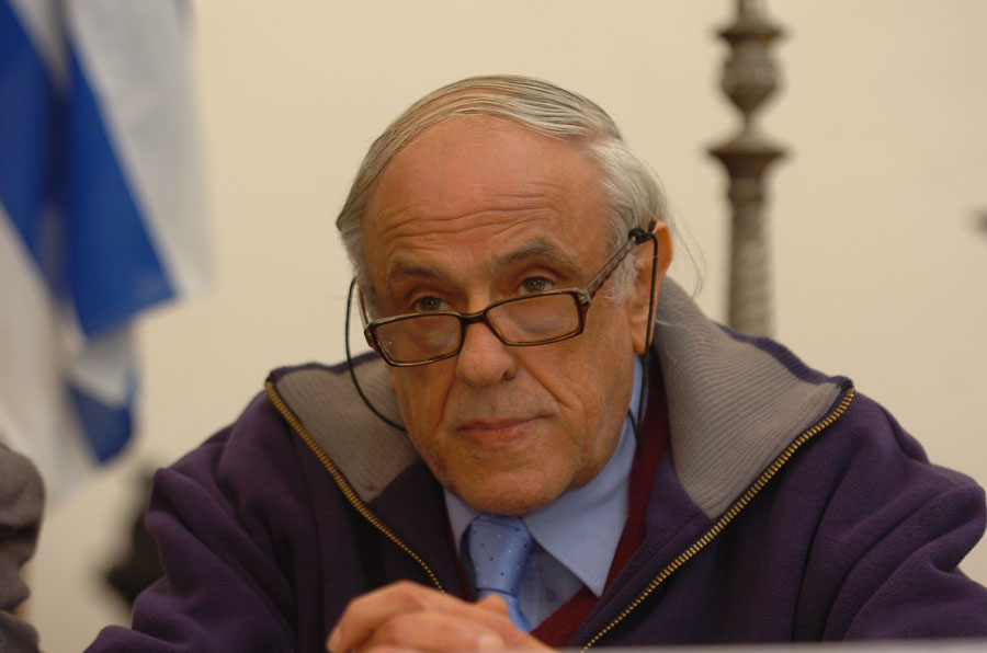 El eterno femenino de una imaginativa pintora