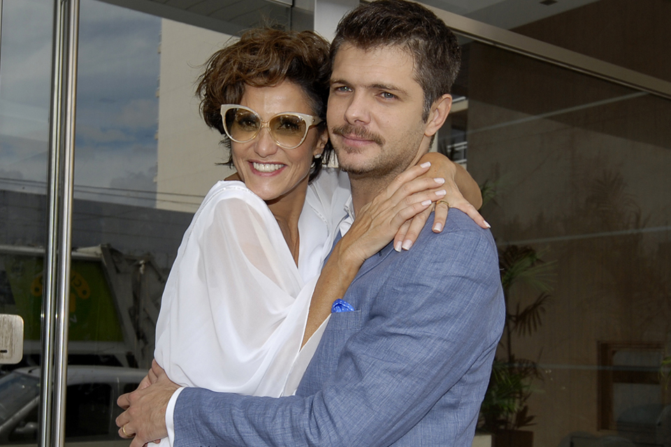 El eterno femenino de una imaginativa pintora