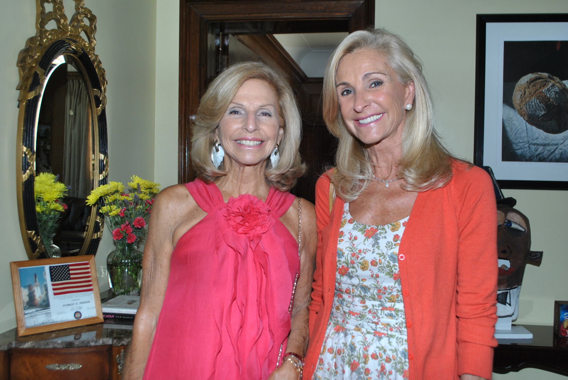 Isabel Simoens, Vivian Morton.