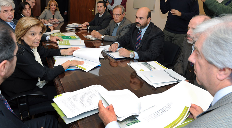 El eterno femenino de una imaginativa pintora