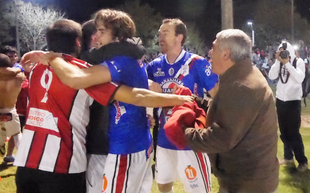 El festejo de los campeones. Foto: R. Figueredo