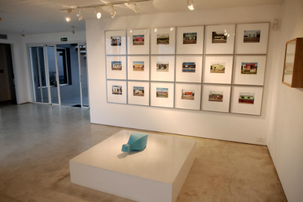 Hace 17 años que Galería Del Paseo se instaló con su arte contemporáneo en Manantiales.