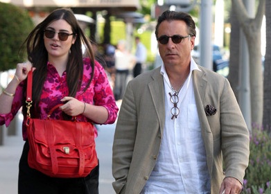 Alessandra García junto a su padre