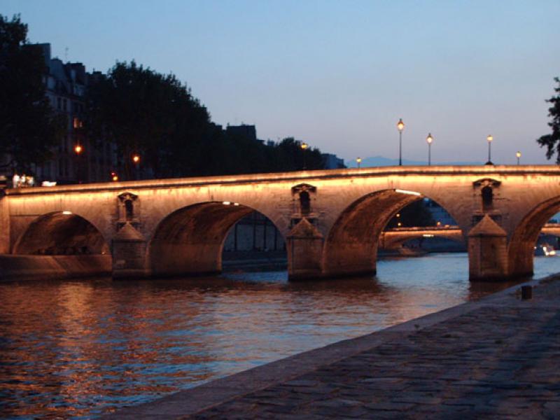Puente de Marie, en París, es uno de los más antiguos de la ciudad. Foto: Wikicommons.