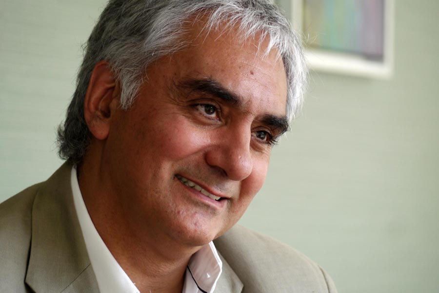 El eterno femenino de una imaginativa pintora