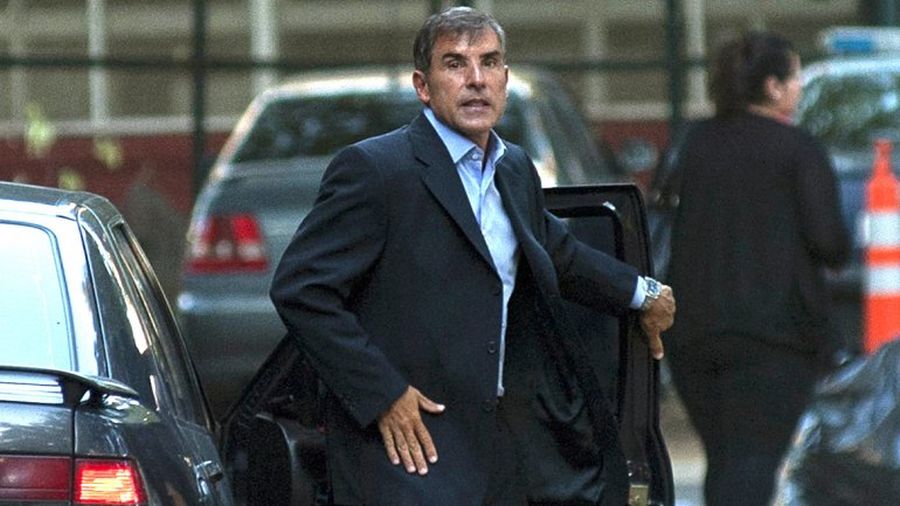 El eterno femenino de una imaginativa pintora