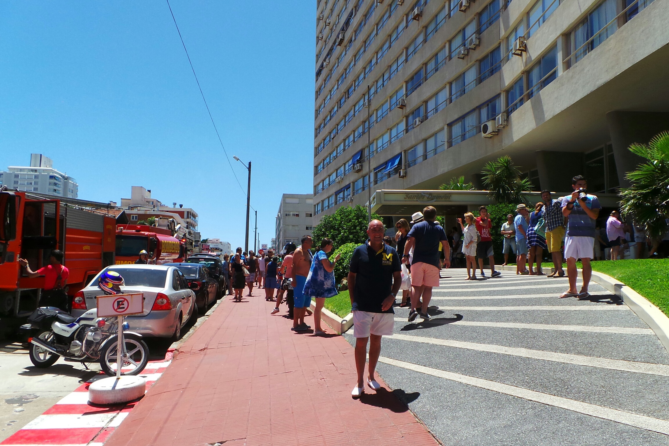 Incendio en edificio de Gorlero. Foto: Ricardo Figueredo