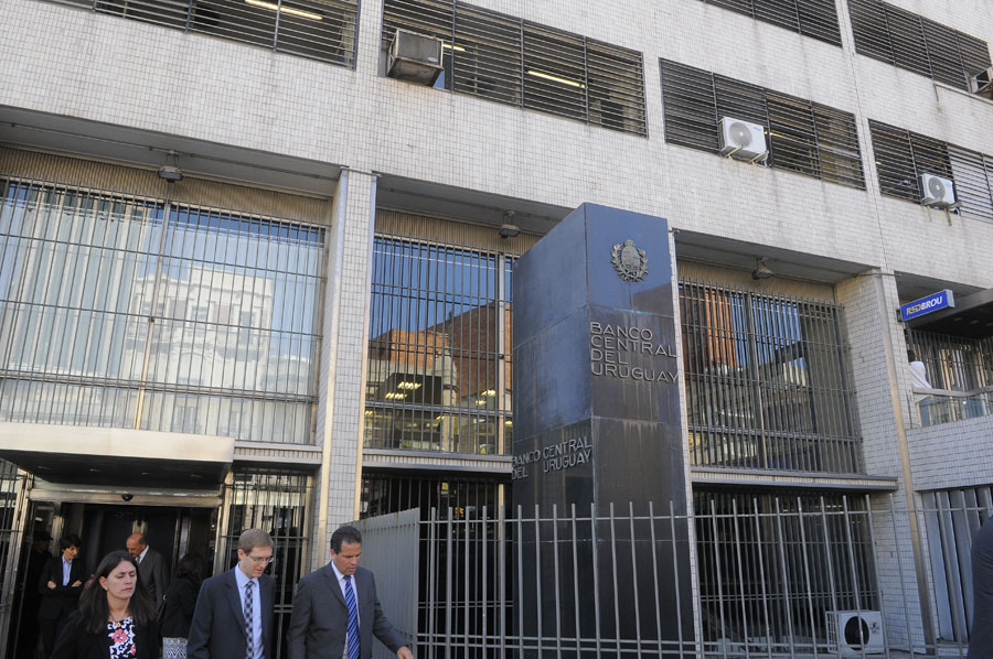 El eterno femenino de una imaginativa pintora