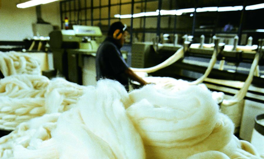 El eterno femenino de una imaginativa pintora