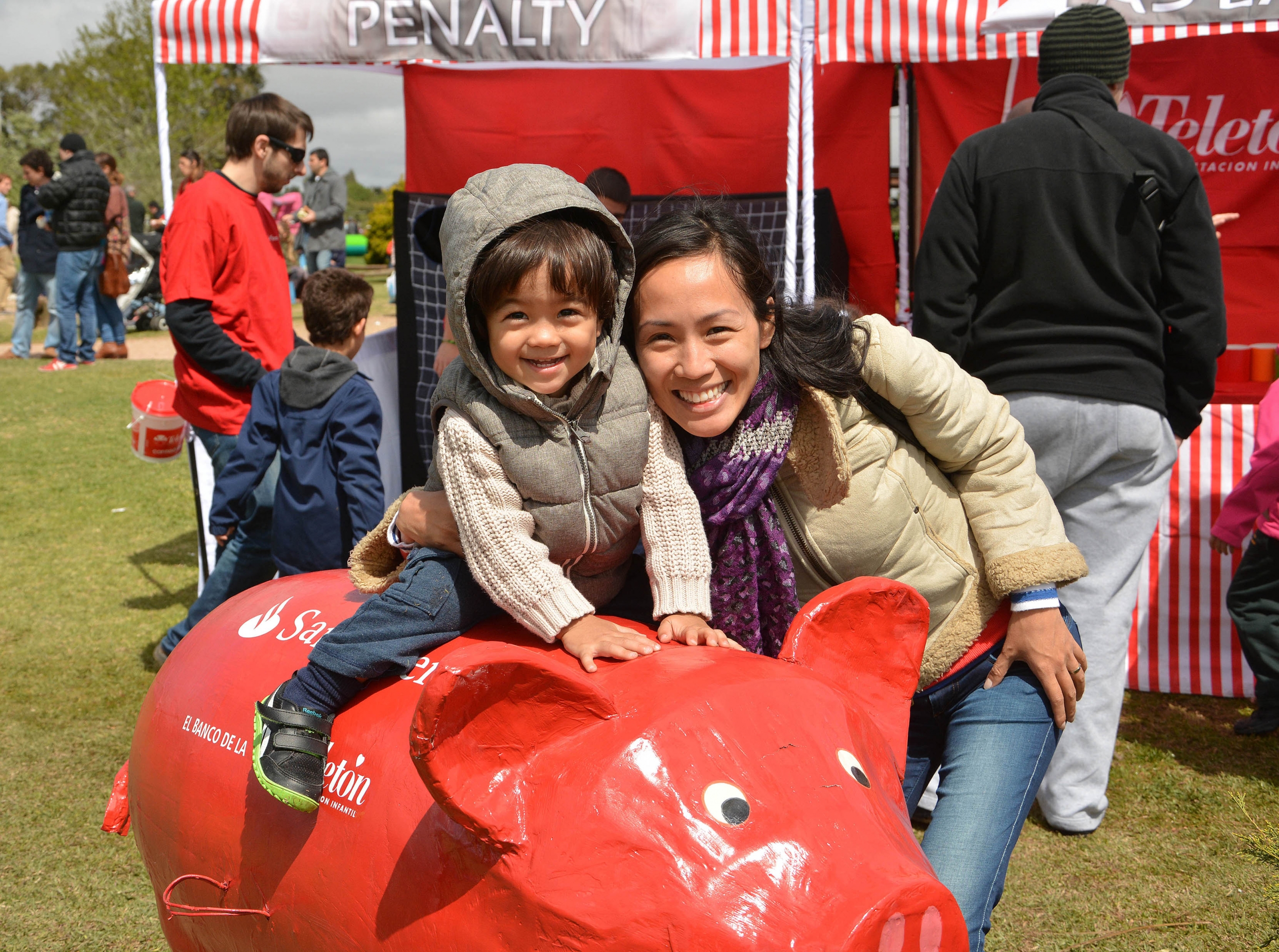 Mateo Tesouro, Mónica Shou.