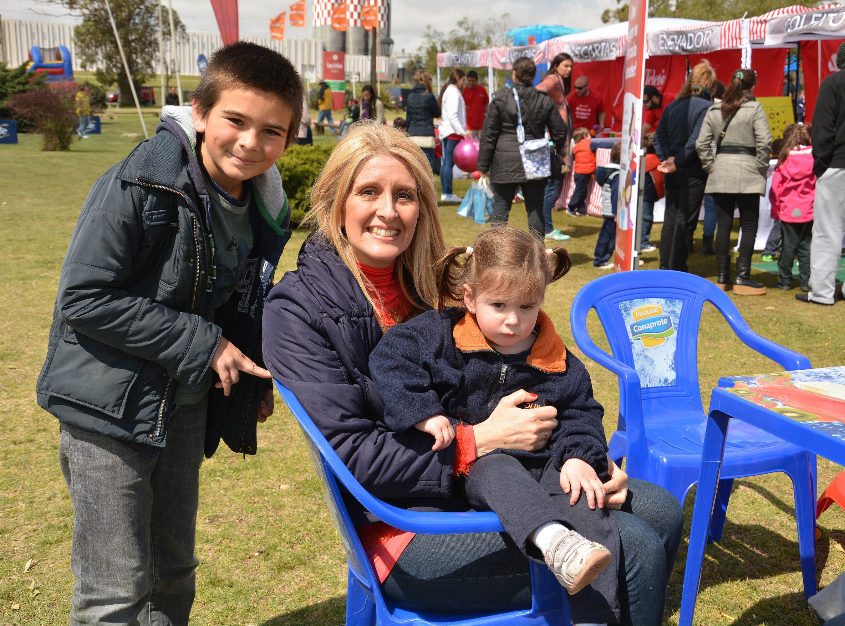 Federico Iribar, Beatriz Joudan, Camila Pérez.