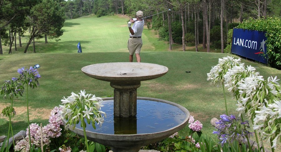 El eterno femenino de una imaginativa pintora