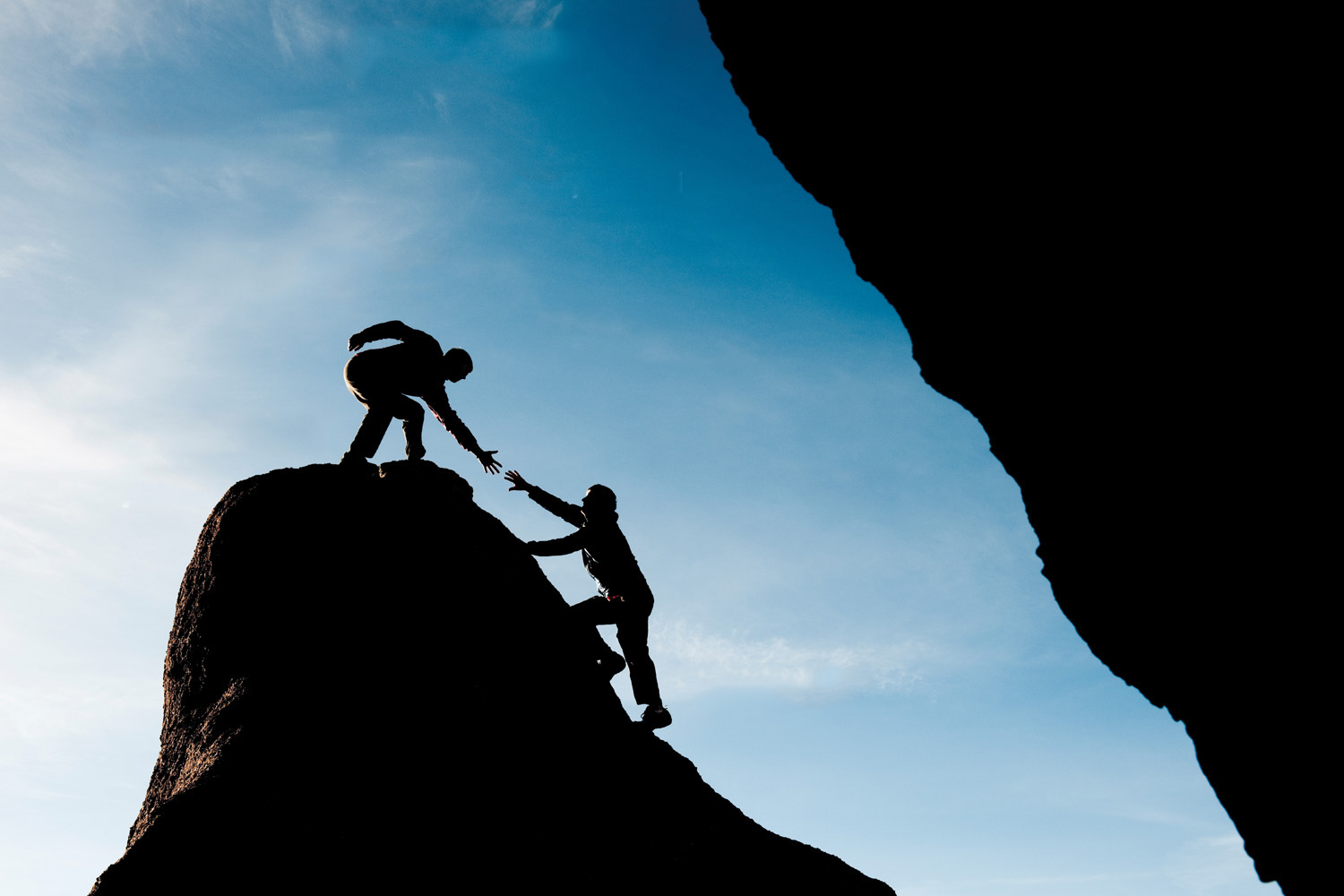 El eterno femenino de una imaginativa pintora