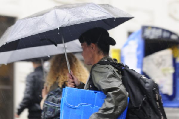 El eterno femenino de una imaginativa pintora