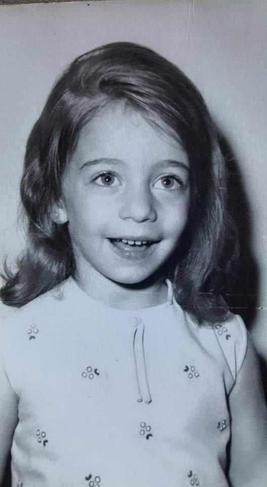 El eterno femenino de una imaginativa pintora