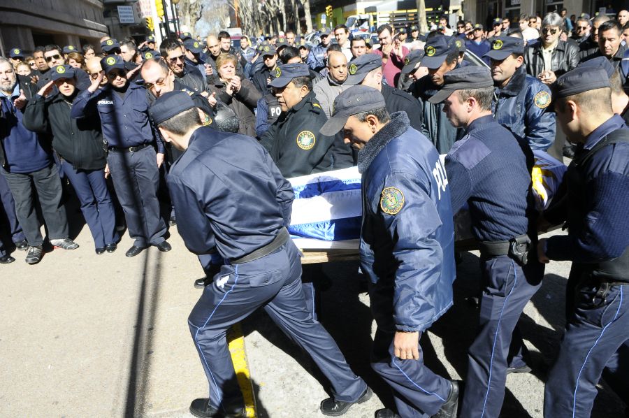 El eterno femenino de una imaginativa pintora