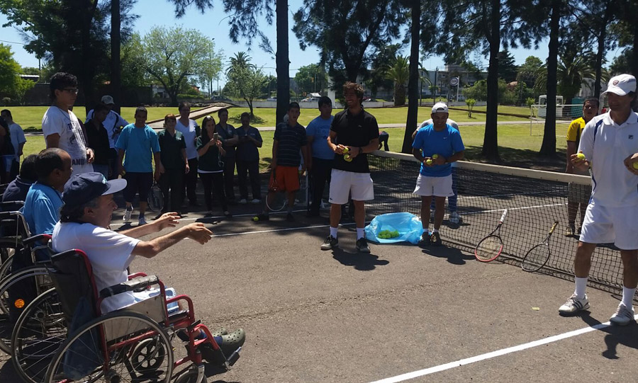 El eterno femenino de una imaginativa pintora