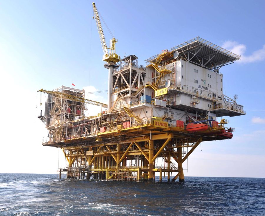 El eterno femenino de una imaginativa pintora