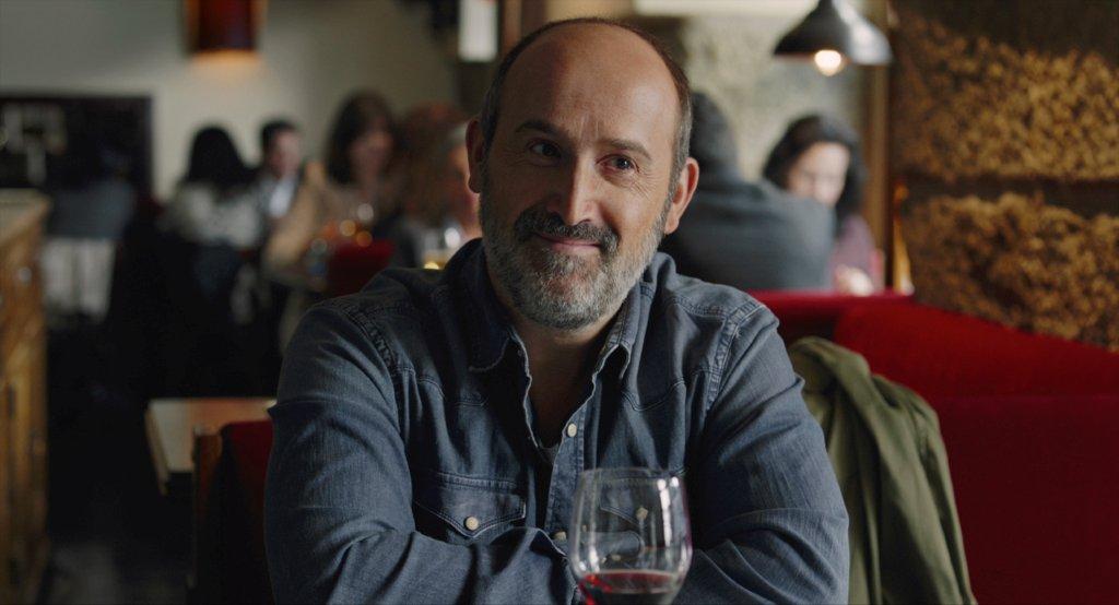 Tomás viaja a Madrid a despedirse de su amigo Julián (Darín), enfermo de cáncer.