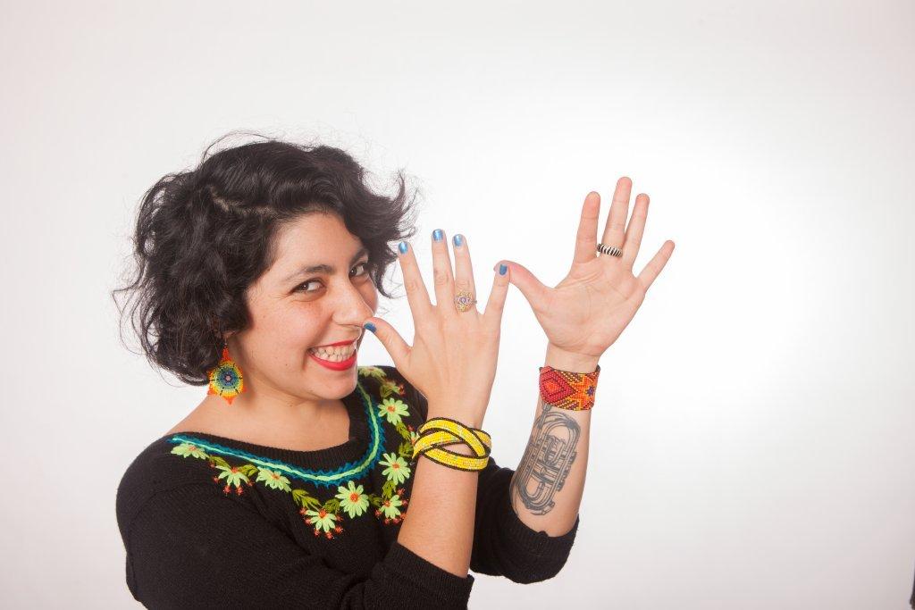 El eterno femenino de una imaginativa pintora