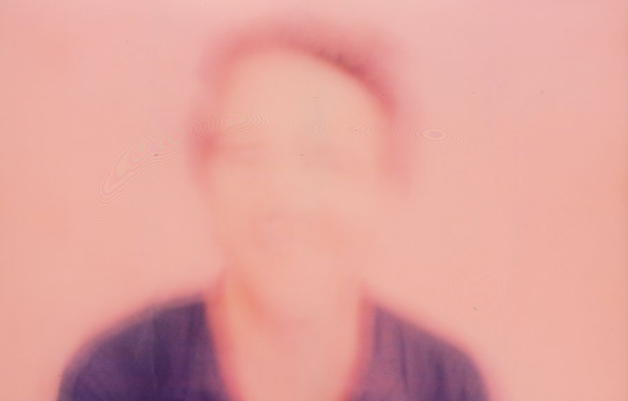 El eterno femenino de una imaginativa pintora