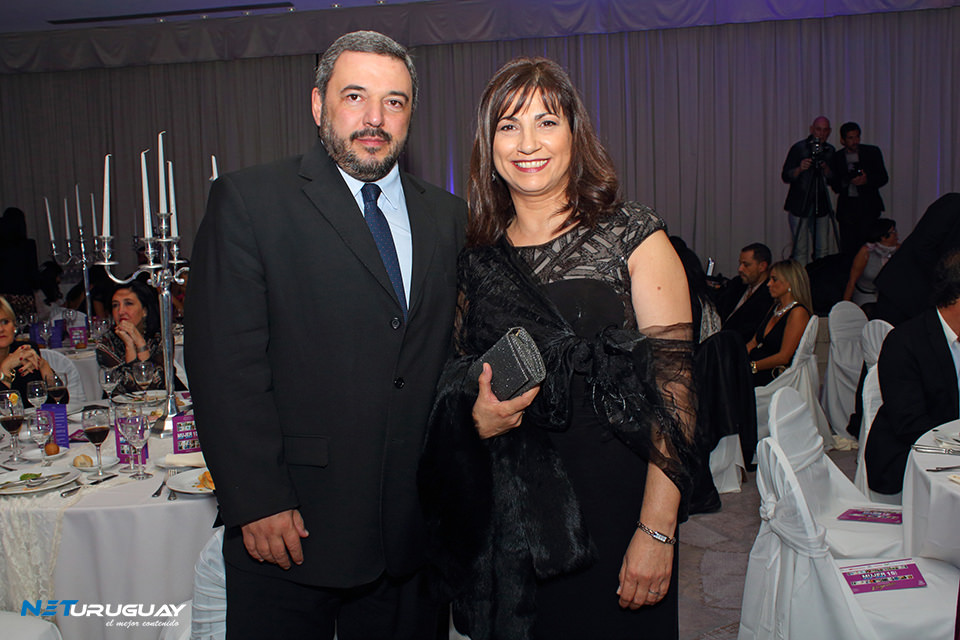 El eterno femenino de una imaginativa pintora