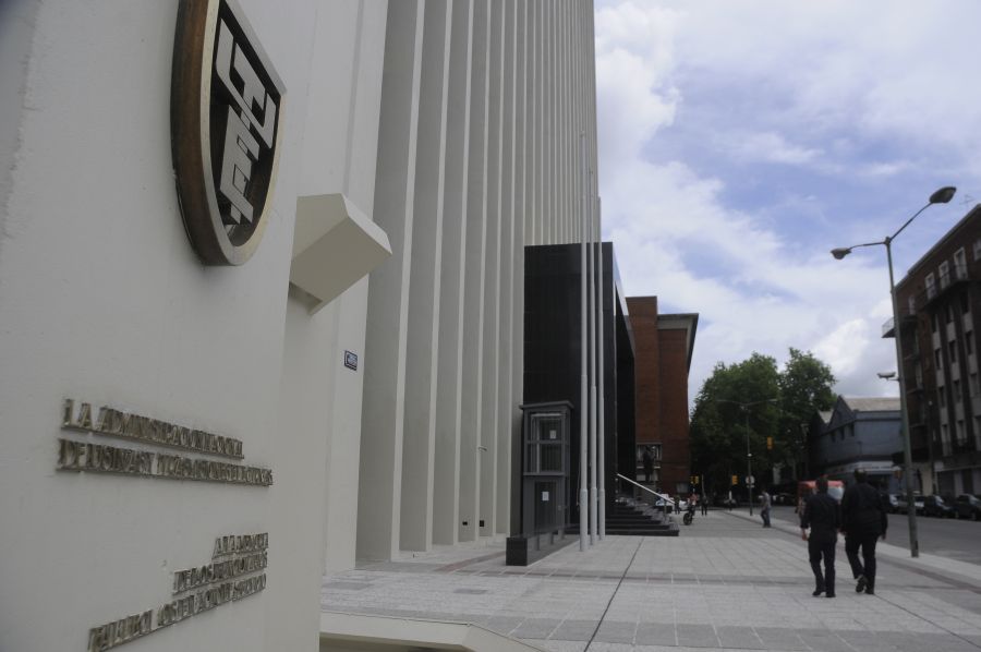 El eterno femenino de una imaginativa pintora