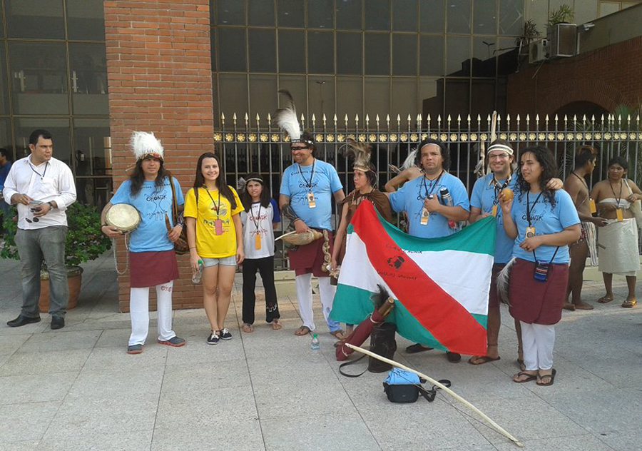 El eterno femenino de una imaginativa pintora