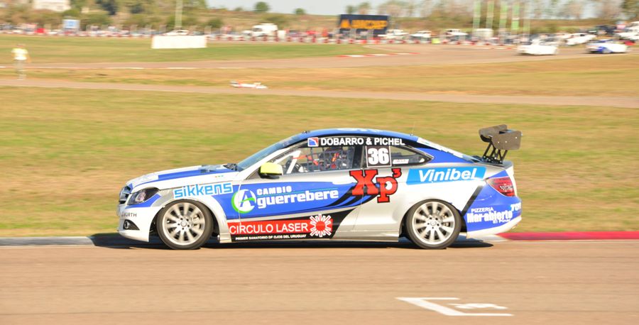 El eterno femenino de una imaginativa pintora