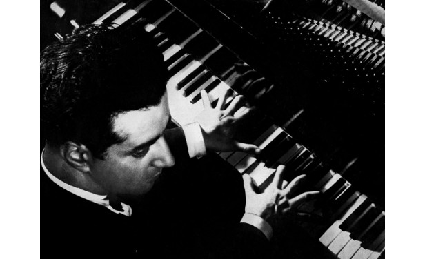 El eterno femenino de una imaginativa pintora