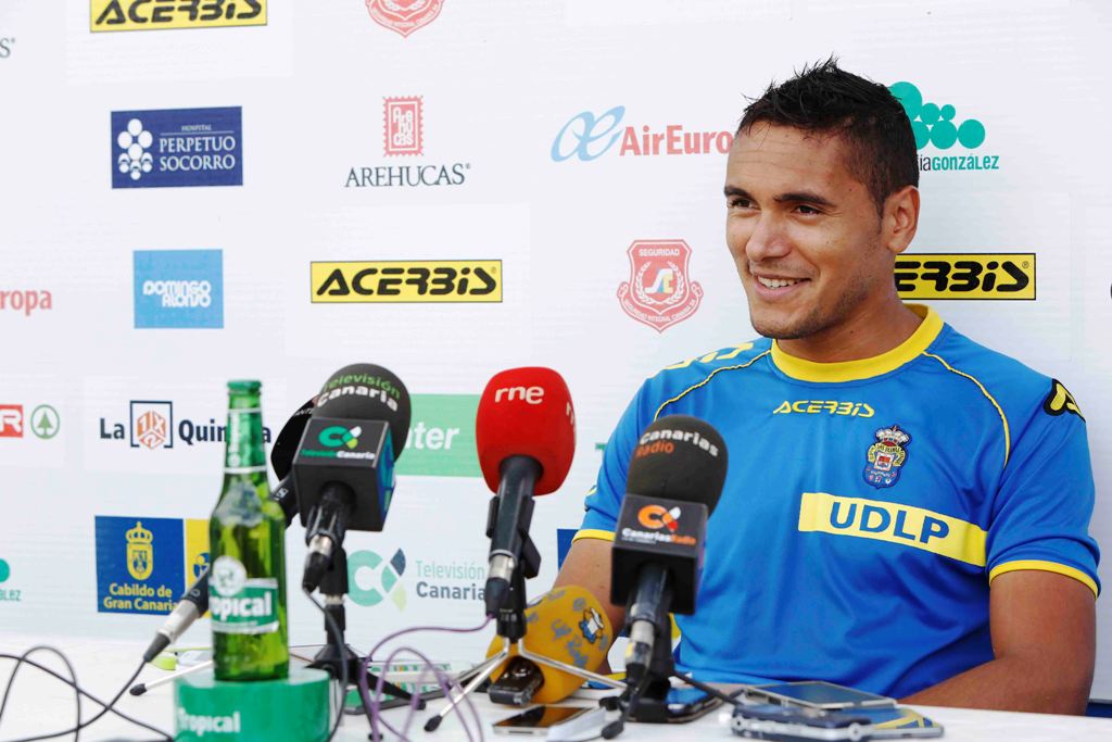 El eterno femenino de una imaginativa pintora