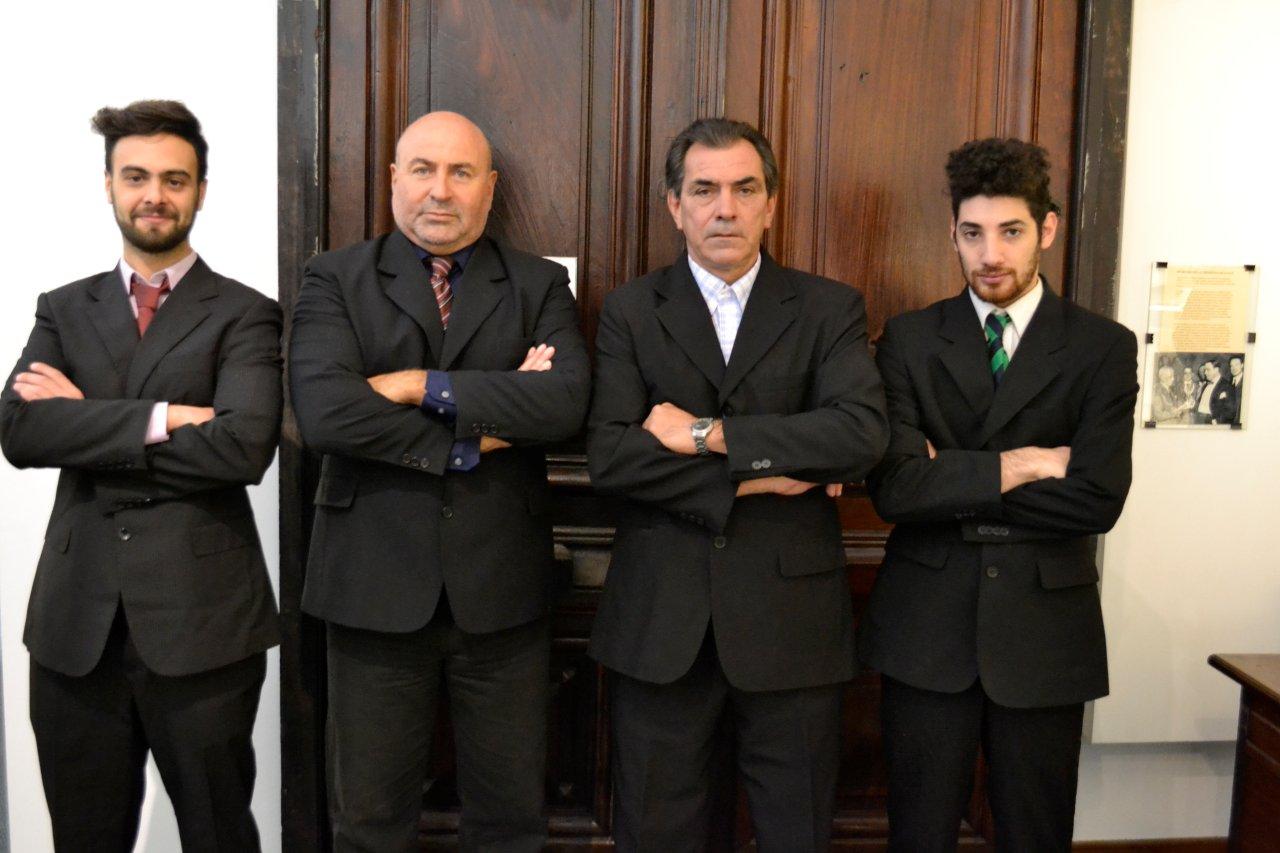 Los ex capitanes con el director, Emilio Gallardo y el guionista, Agustín Urrutia