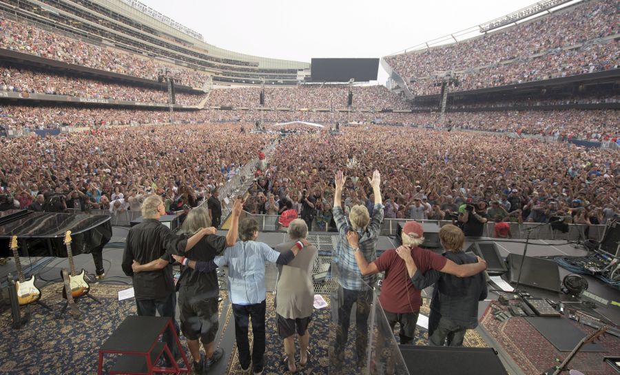 El eterno femenino de una imaginativa pintora