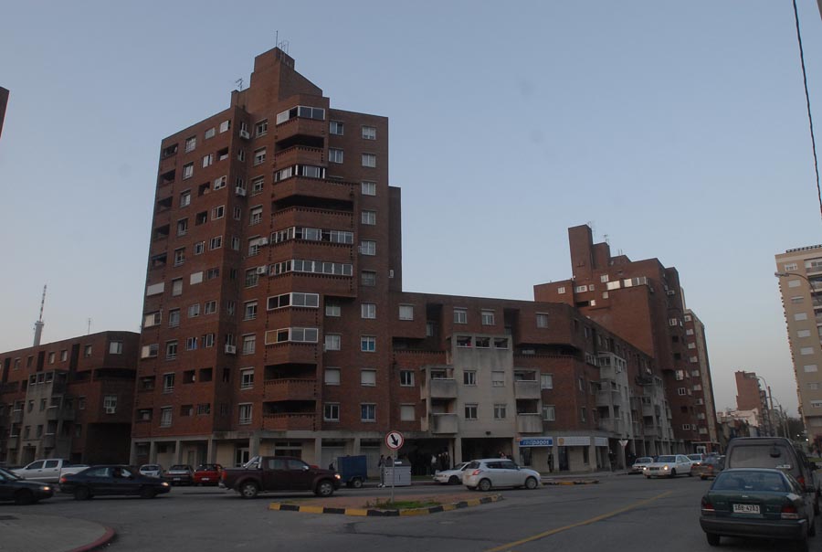 El eterno femenino de una imaginativa pintora