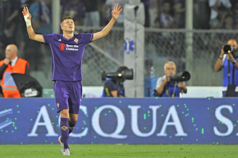 El eterno femenino de una imaginativa pintora