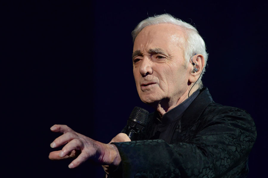 El eterno femenino de una imaginativa pintora