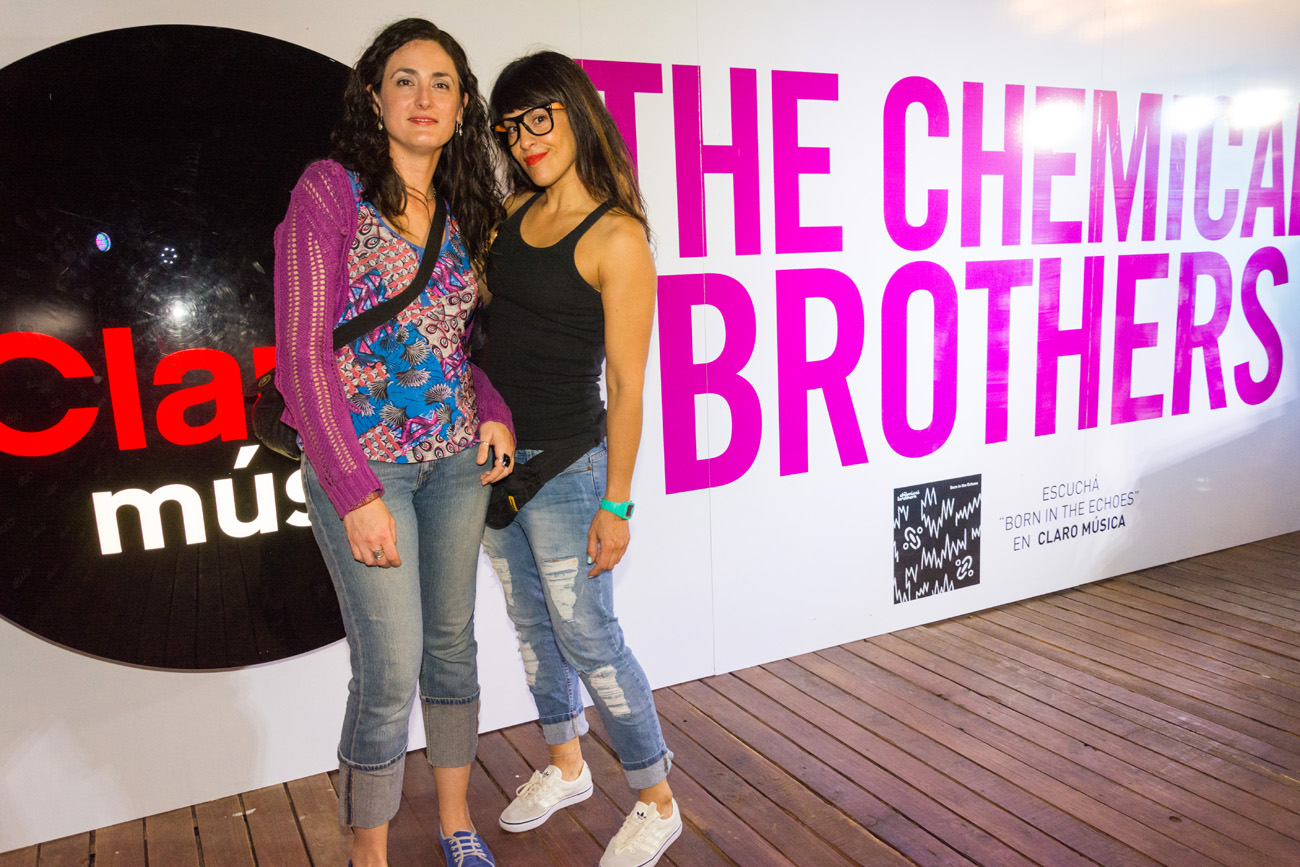 Mari?a Onetto, Angela Amaro.