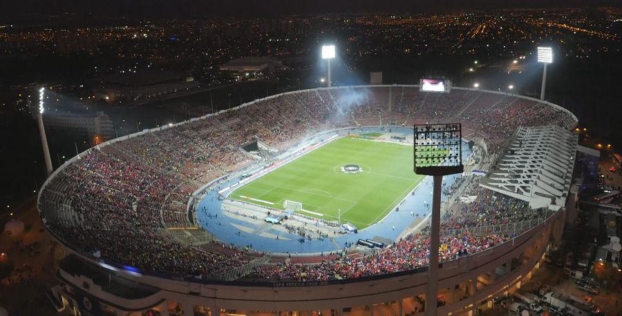 El eterno femenino de una imaginativa pintora