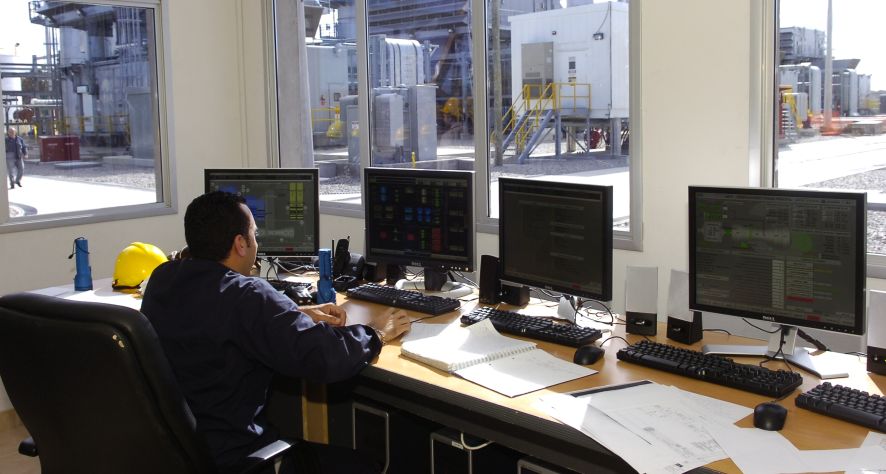 El eterno femenino de una imaginativa pintora