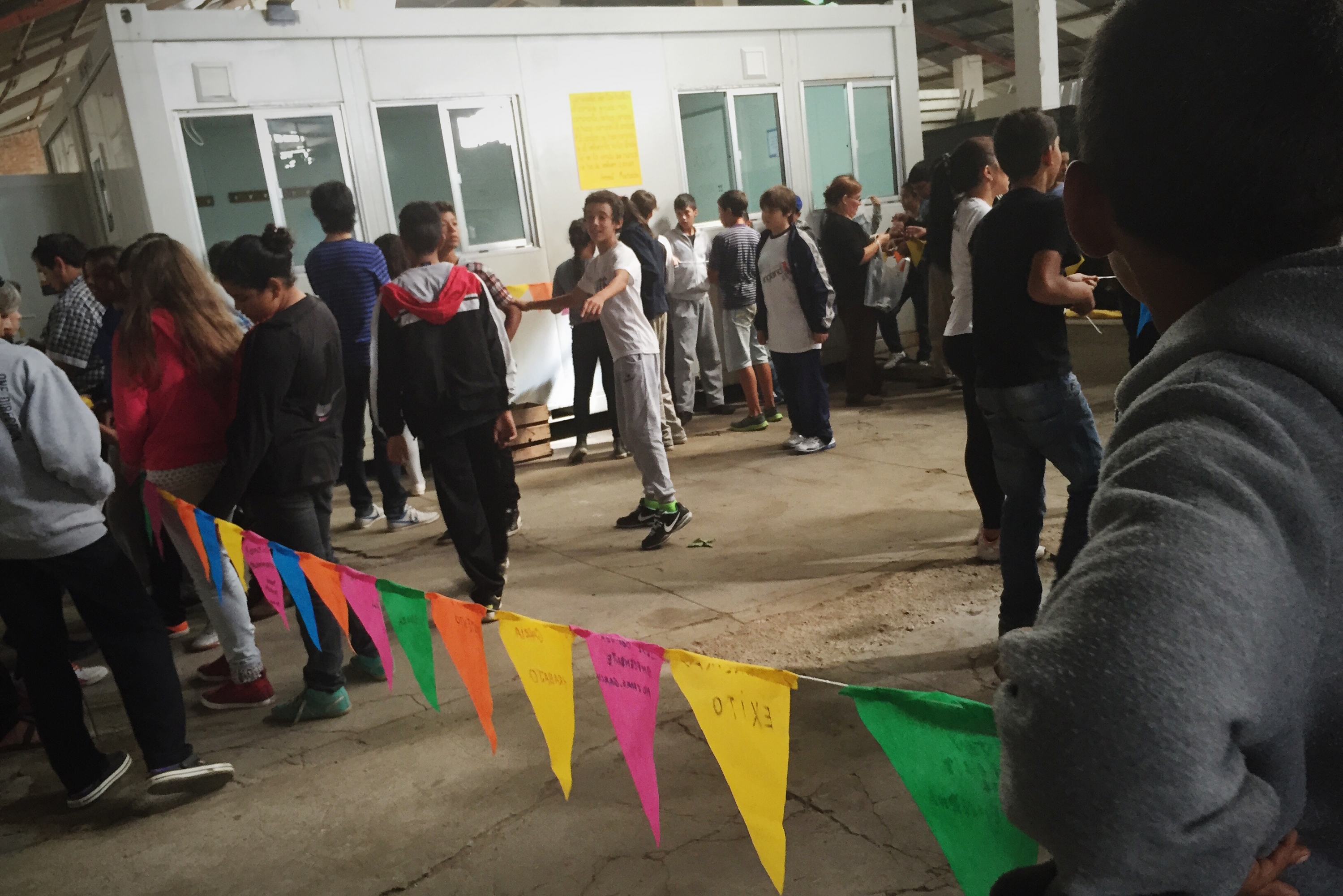 Primer día de clases en la escuela que inauguró Mujica. Foto: Juan Gari.