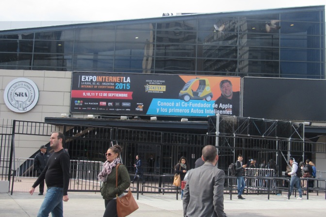 El eterno femenino de una imaginativa pintora